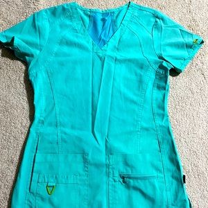 Med Couture Activate Seafoam green scrub top